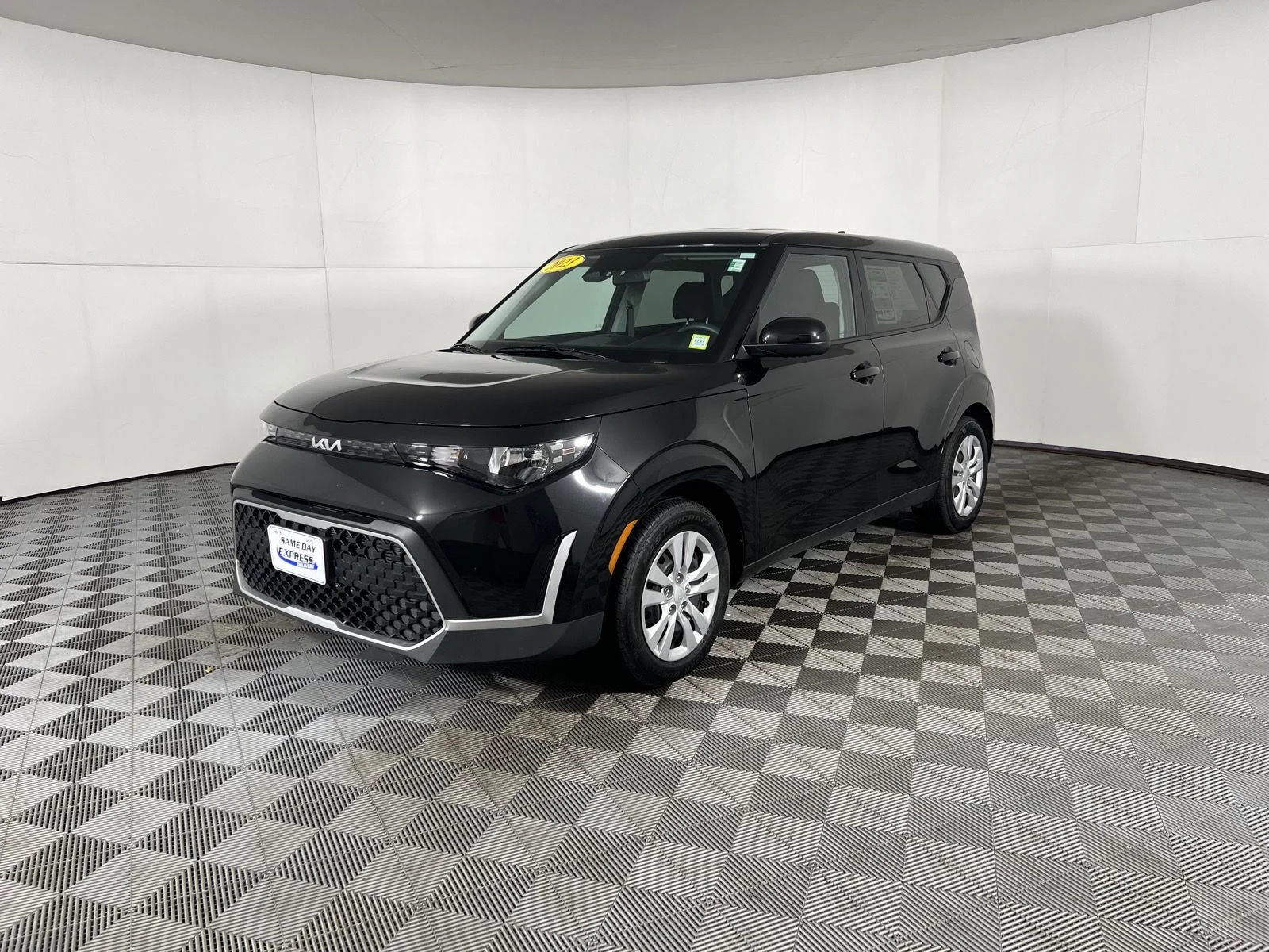 Used 2023 Fusion Black Kia LX image 20