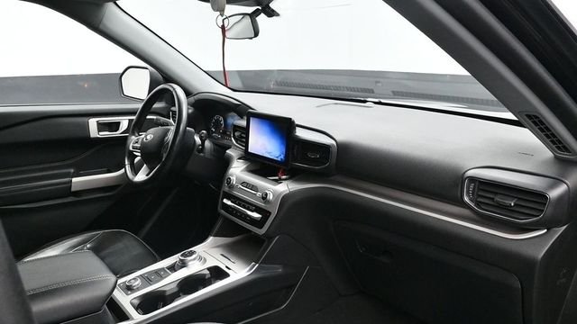 Used 2023 Black Ford XLT image 10