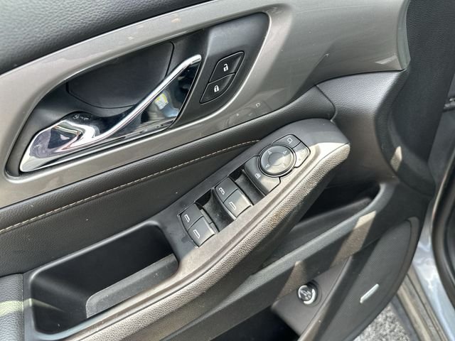 Used 2019 Gray Chevrolet 3LT image 17
