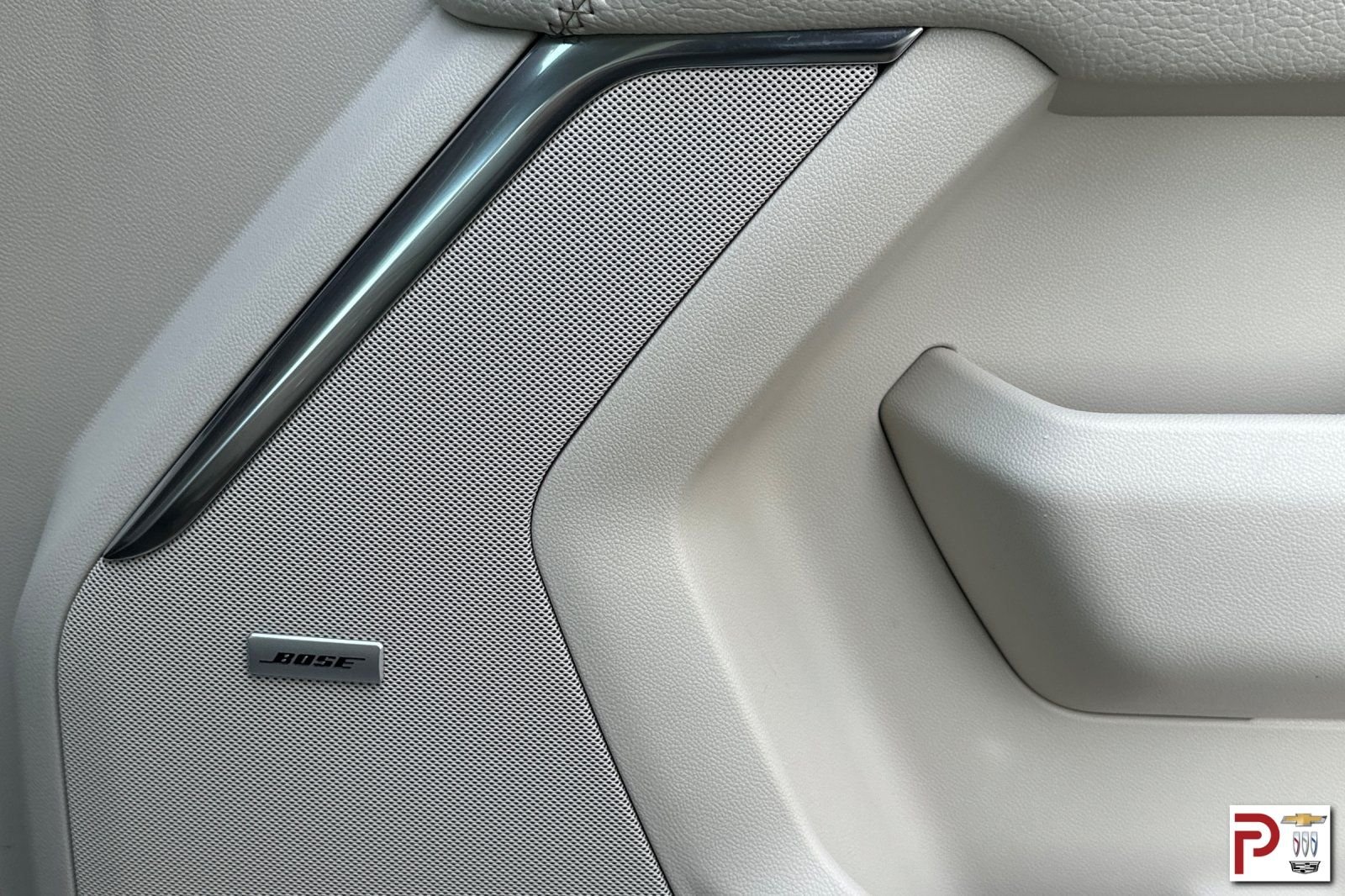 Used 2024 White GMC Denali image 22