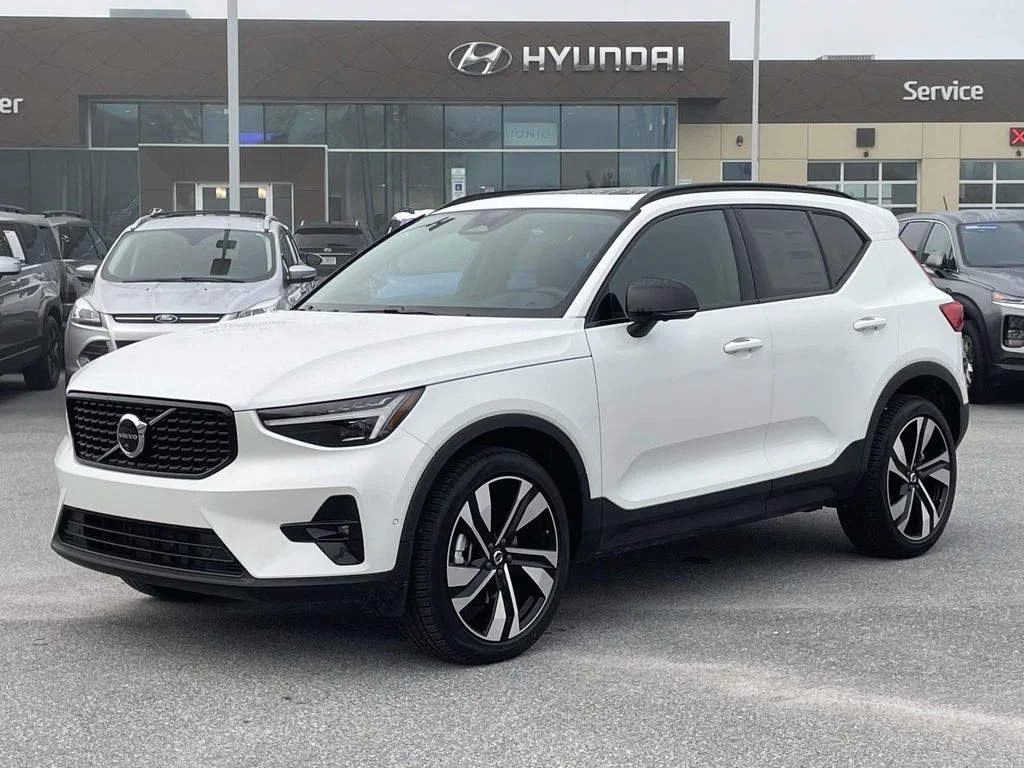 New 2026 Crystal White Volvo Plus image 24