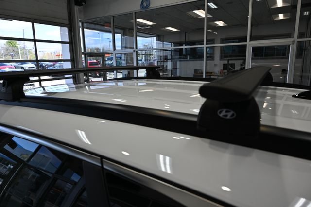 Used 2023 White Hyundai SEL image 29