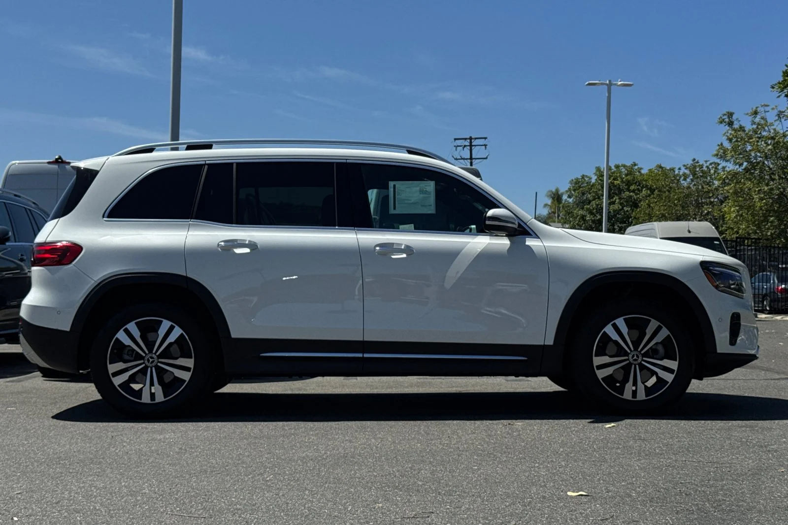 Used 2026 White Mercedes-Benz GLB 250 image 3