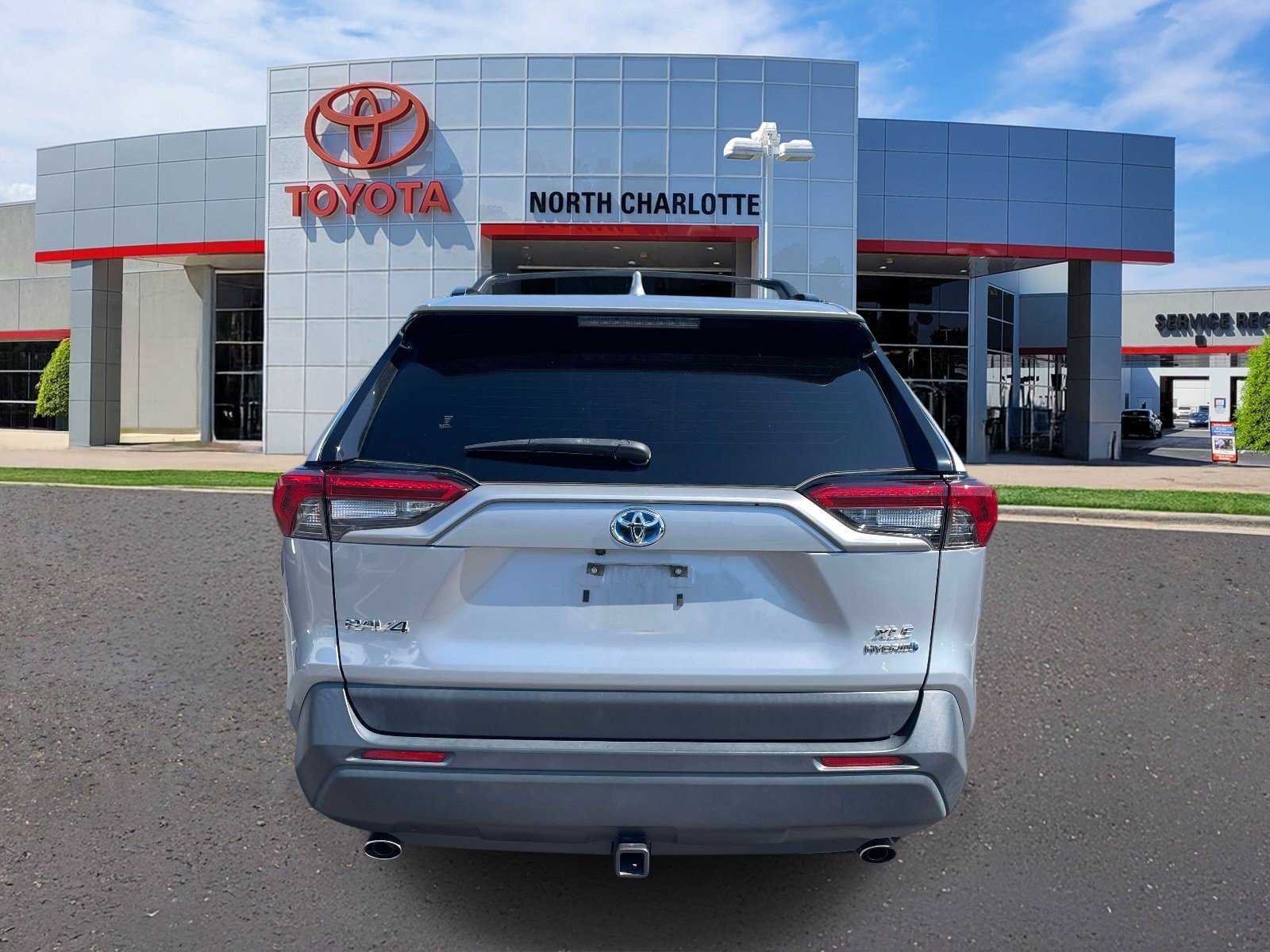 Used 2023 Silver Sky Metallic Toyota Hybrid XLE Premium image 5
