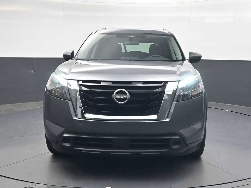 Used 2025 Gray Nissan SV image 13