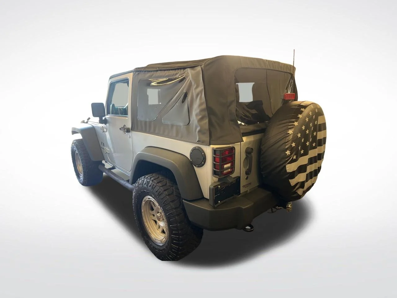 Used 2009 Silver Jeep X image 2