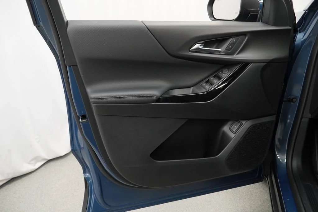 2027 Chevrolet Equinox LT - Photo 22