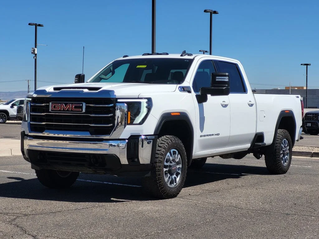 Used 2024 Summit White GMC SLE image 4