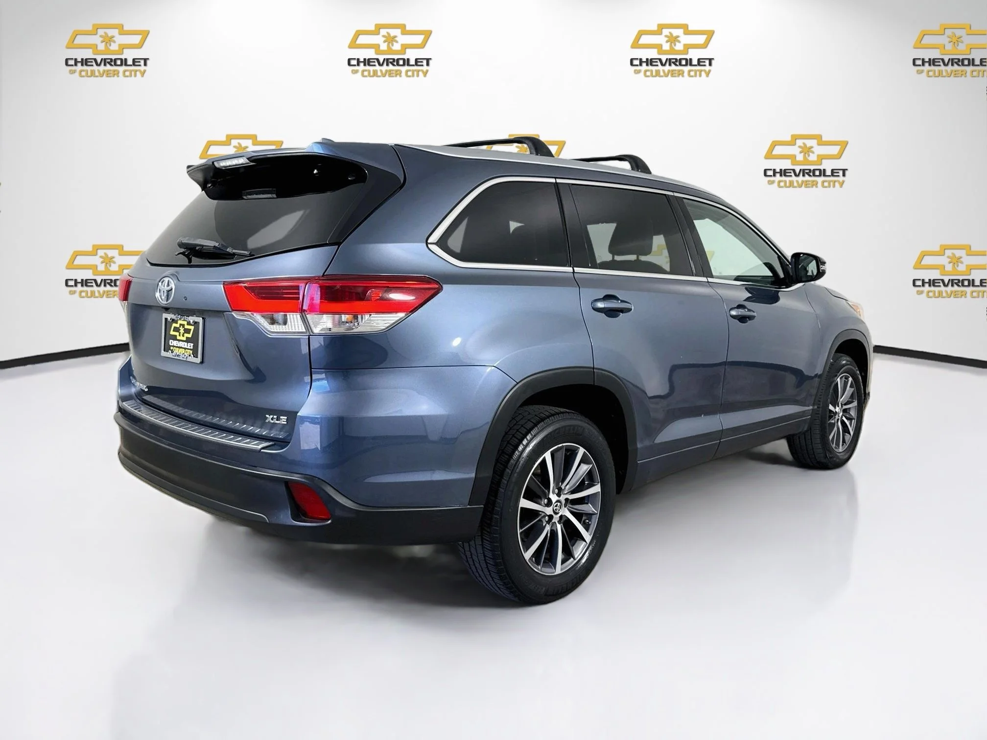 Used 2018 Blue Toyota SE image 8