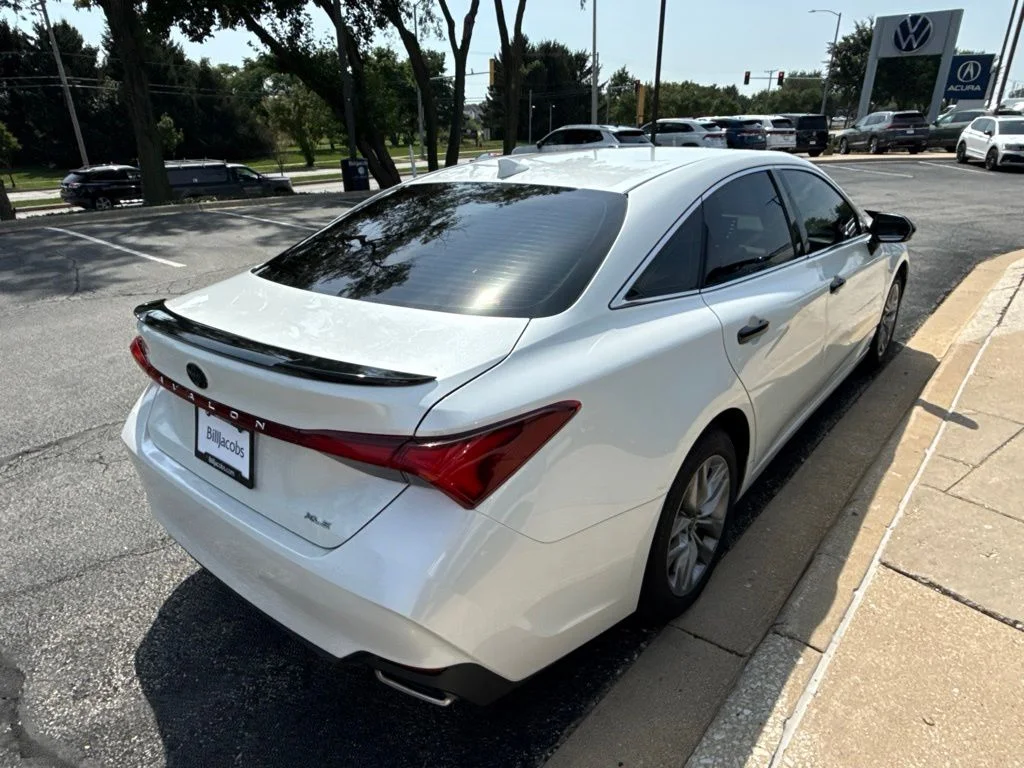Used 2022 Pearl Toyota XLE image 6