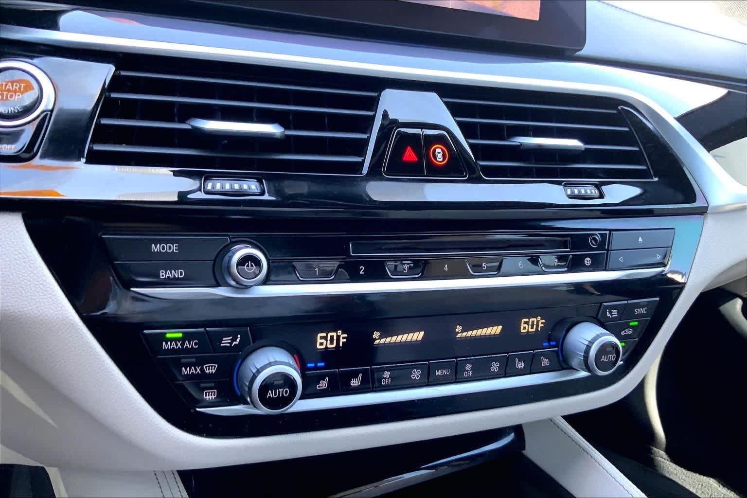 Used 2019 Black Sapphire Metallic BMW M550i xDrive image 27