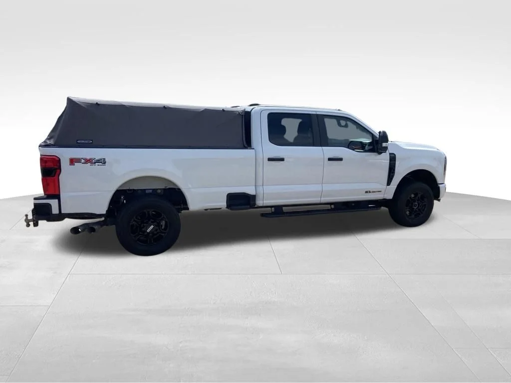 Used 2025 White Ford XL image 16