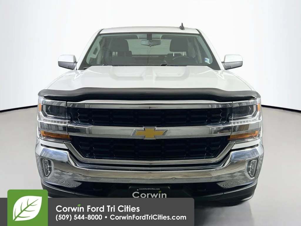 Used 2017 White Chevrolet LT image 4