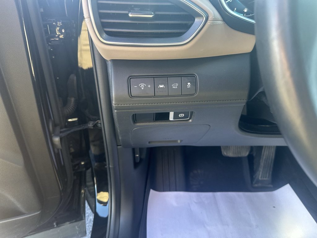 Certified Used 2023 Black Hyundai SEL Premium image 20
