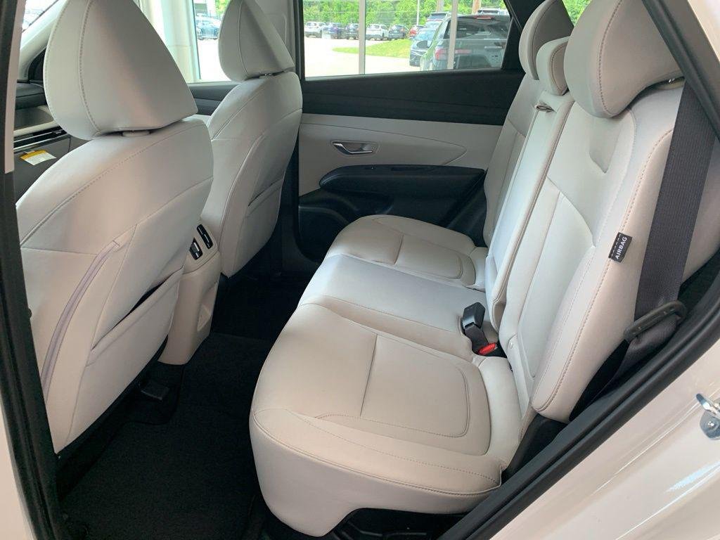 New 2026 White Hyundai SEL AWD image 11