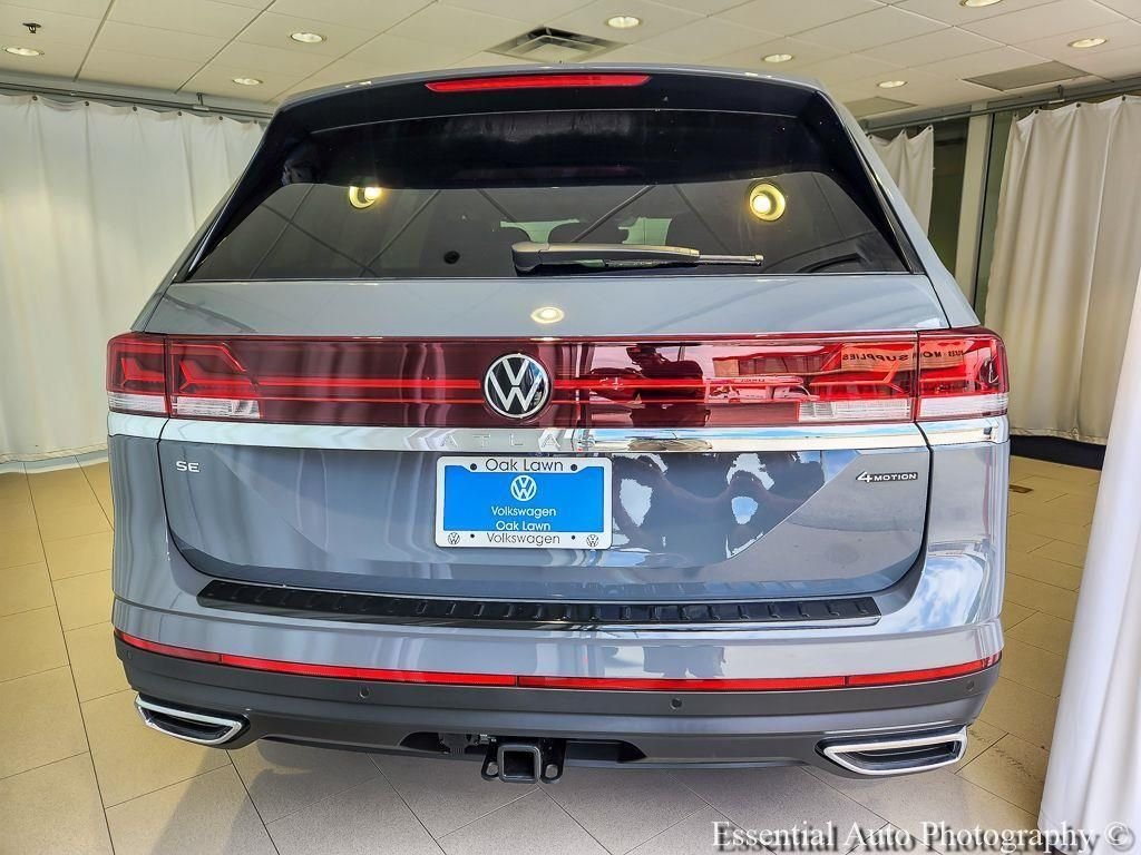 New 2026 Pure Gray Volkswagen 2.0T SE w/Technology image 4