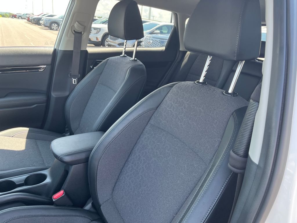 Used 2026 White Kia S image 12