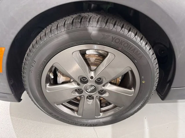 Used 2022 Green MINI Oxford Edition image 5