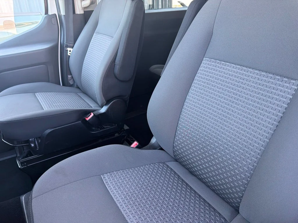 Used 2024 Oxford White Ford XLT image 10