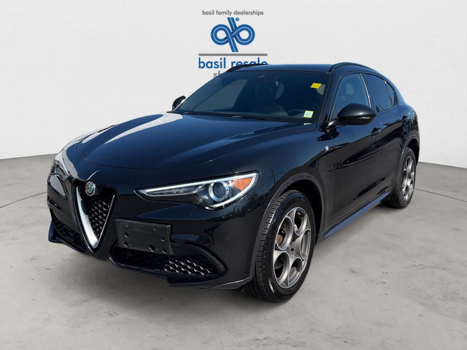 Used 2023 Vulcano Black Metallic Alfa Romeo Ti image 2