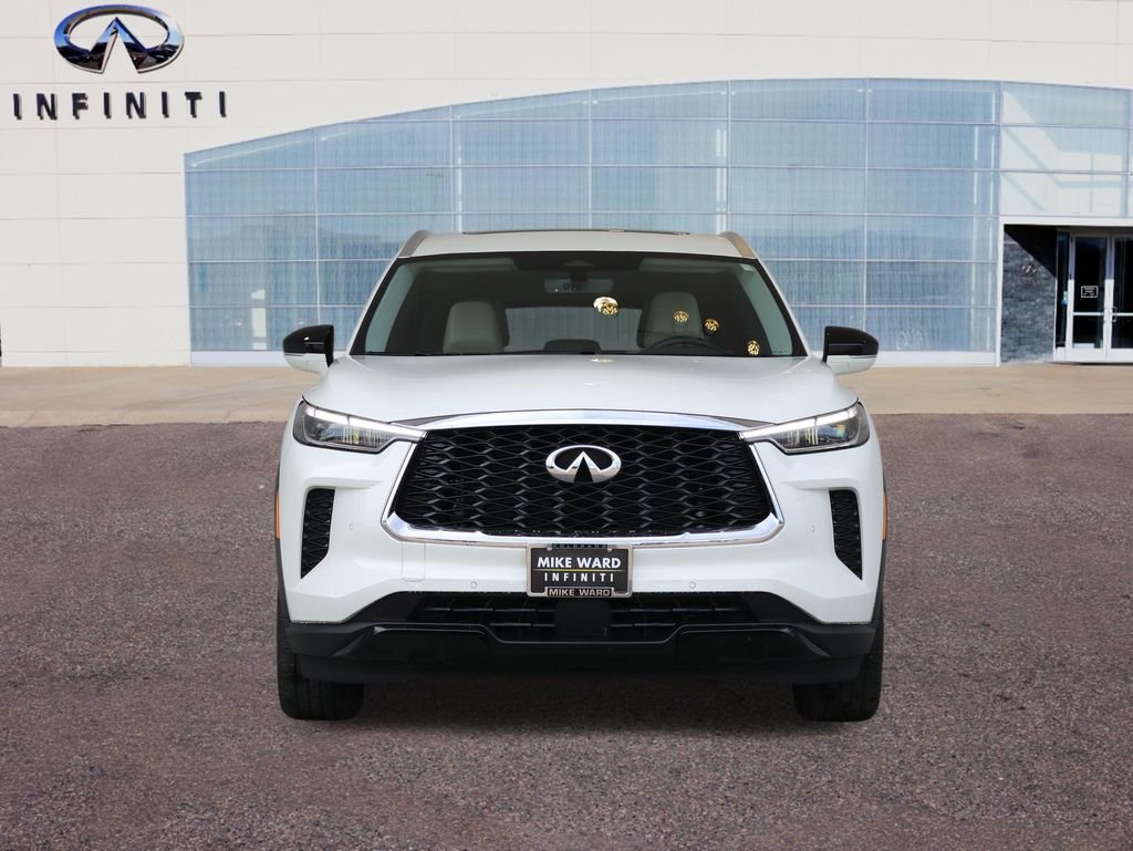 Certified Used 2023 White INFINITI LUXE image 59