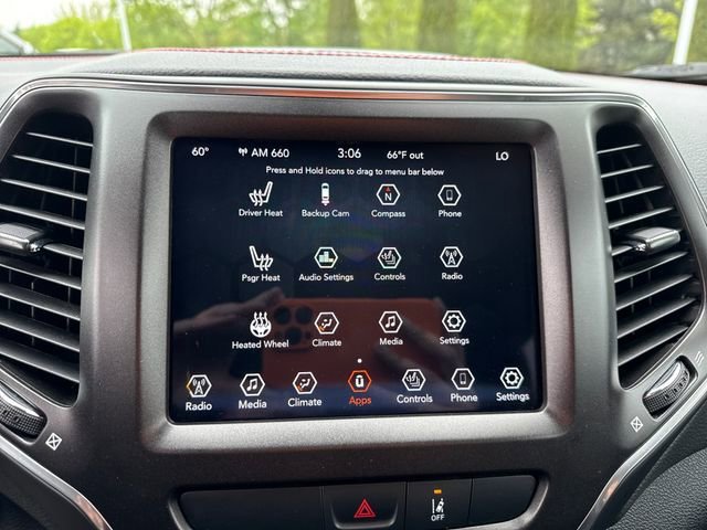 Used 2022 Bright White Clearcoat Jeep Trailhawk image 20