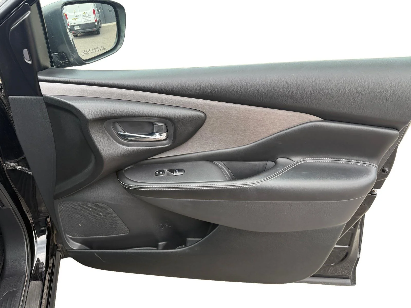 Used 2023 Super Black Nissan SL image 15