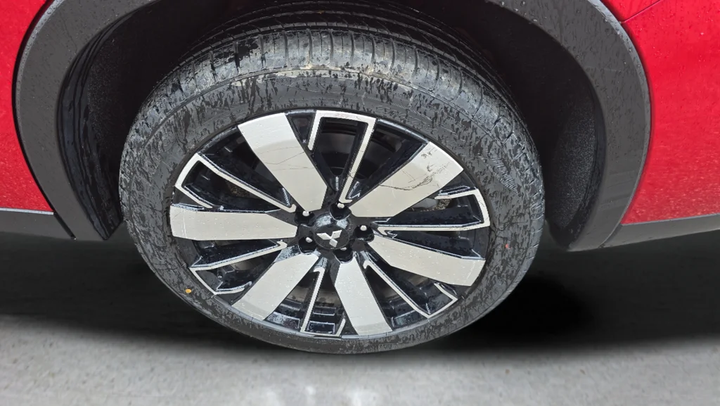 2025 Mitsubishi Outlander SE - Photo 35