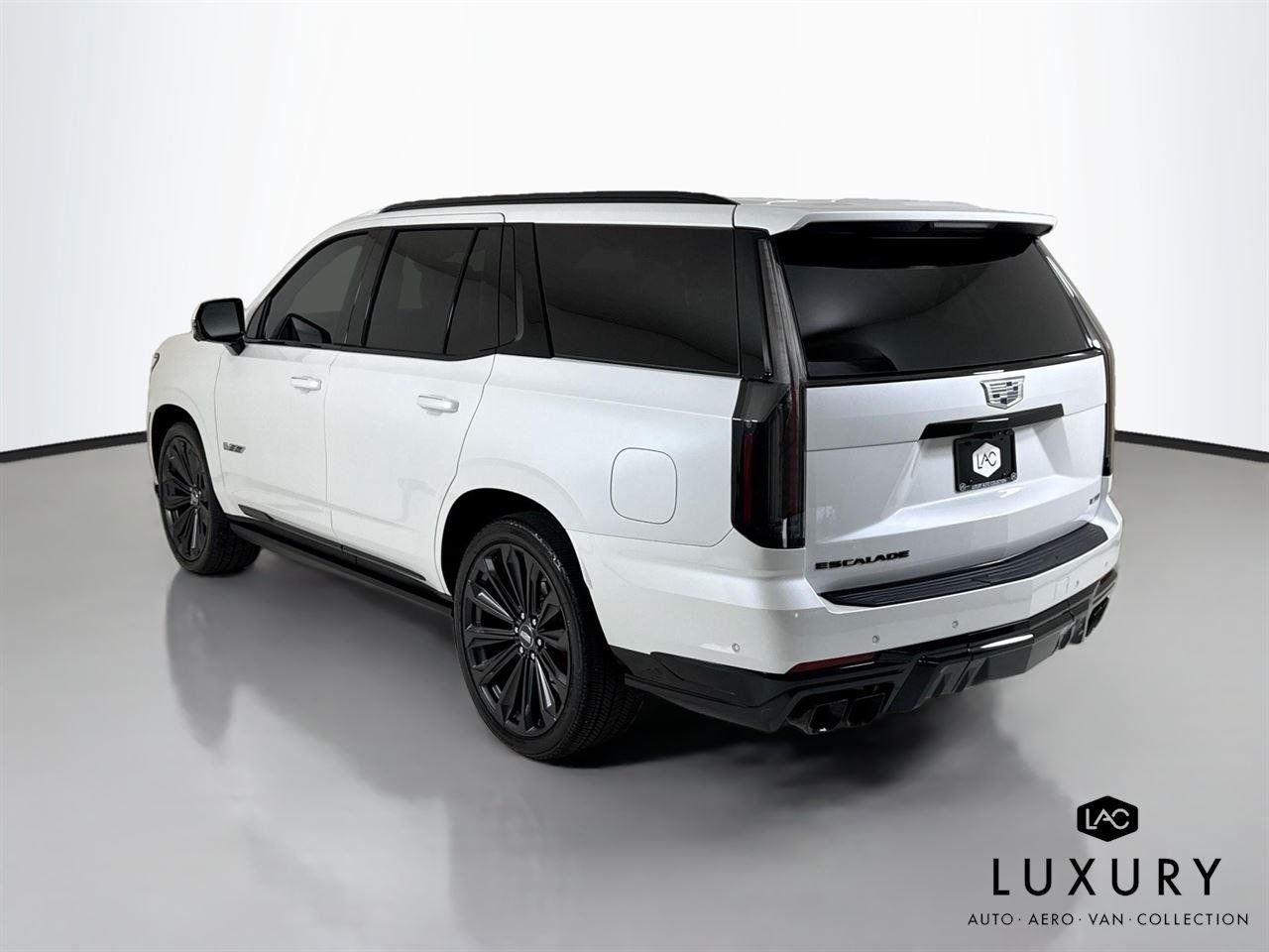 Used 2025 Crystal White Tricoat Cadillac AWD V-Series | Rear TVs | Super Cruise image 8