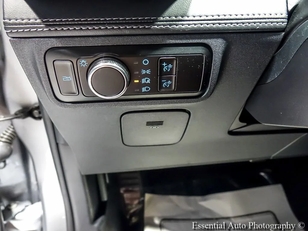 Used 2025 Silver Ford EcoBoost Premium Convertible image 20
