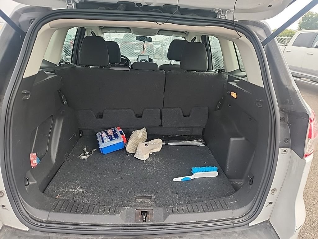 Used 2014 White Ford S image 18