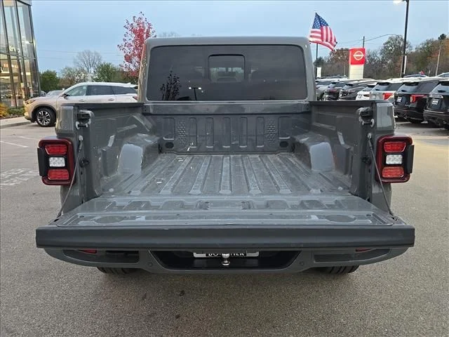 Used 2023 Gray Jeep Overland image 22