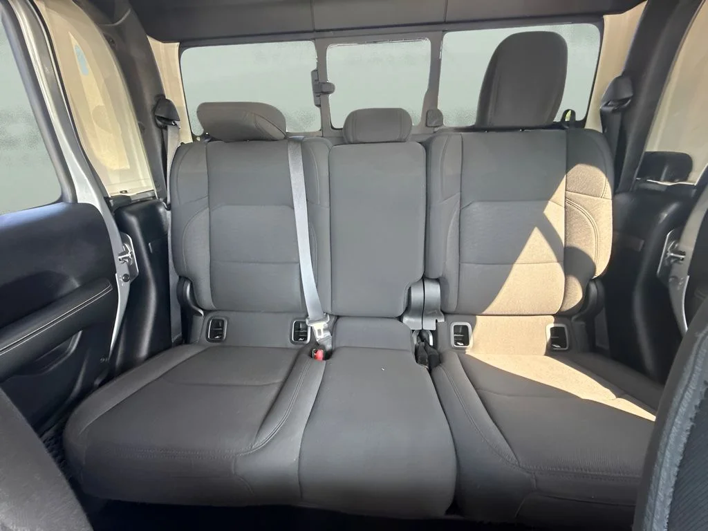 Used 2020 Silver Jeep Overland image 10