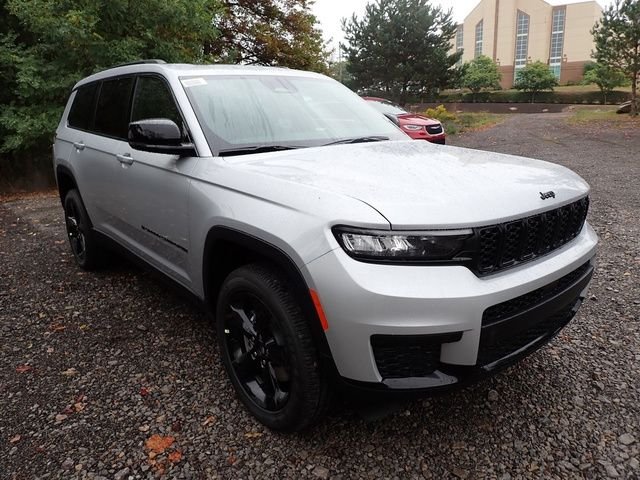 New 2025 Silver Zynith Exterior Paint Jeep Altitude X image 9