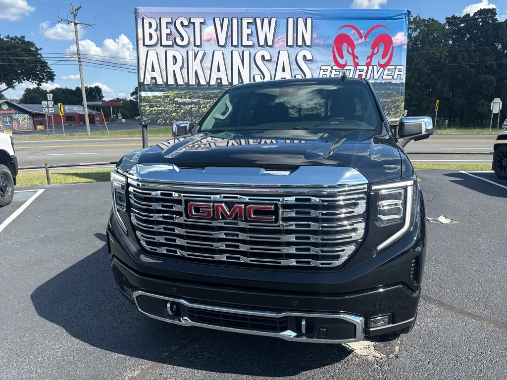 Used 2025 Onyx Black GMC Denali image 2