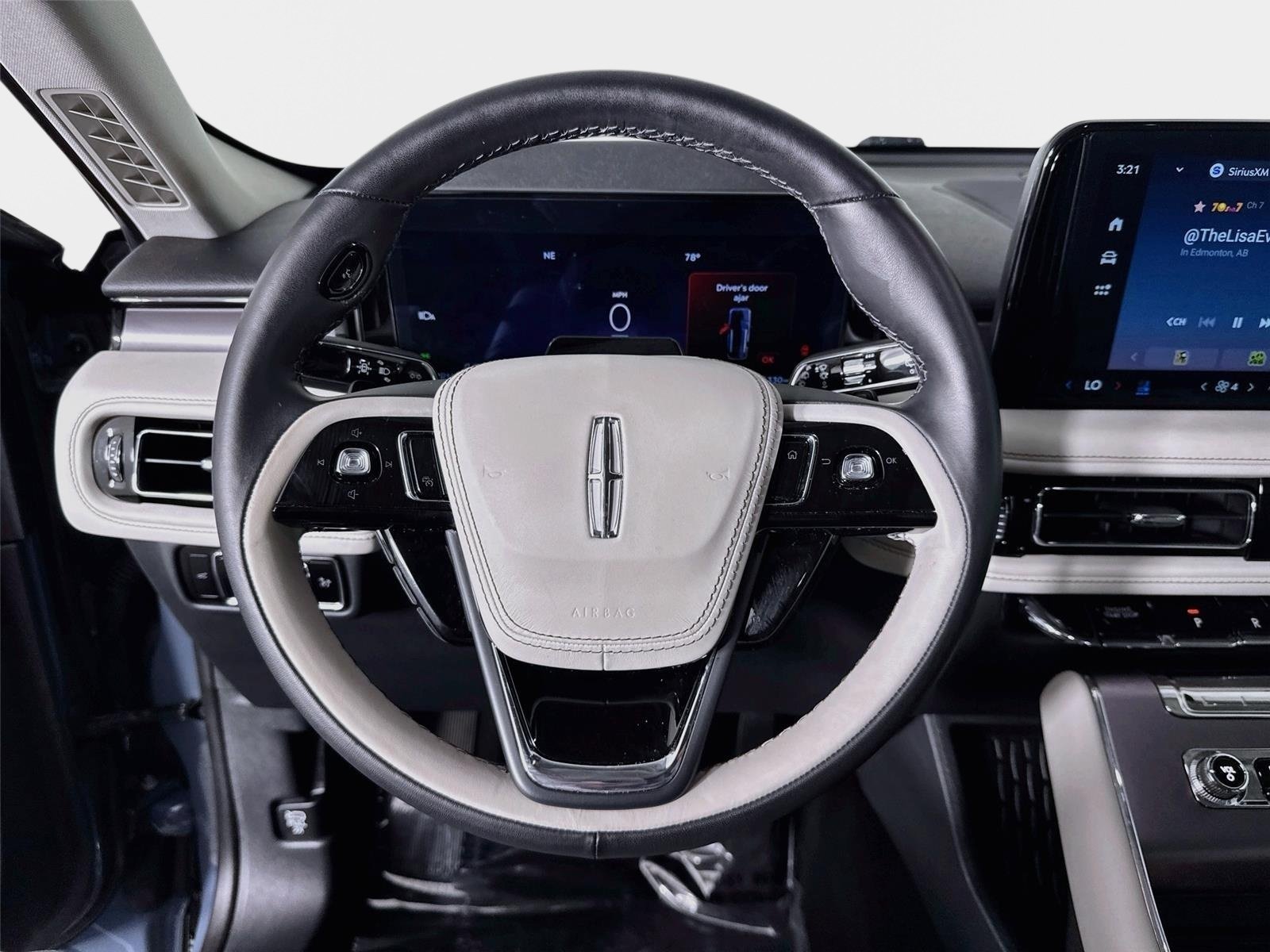 Used 2025 Blue Metallic Lincoln Premiere image 12