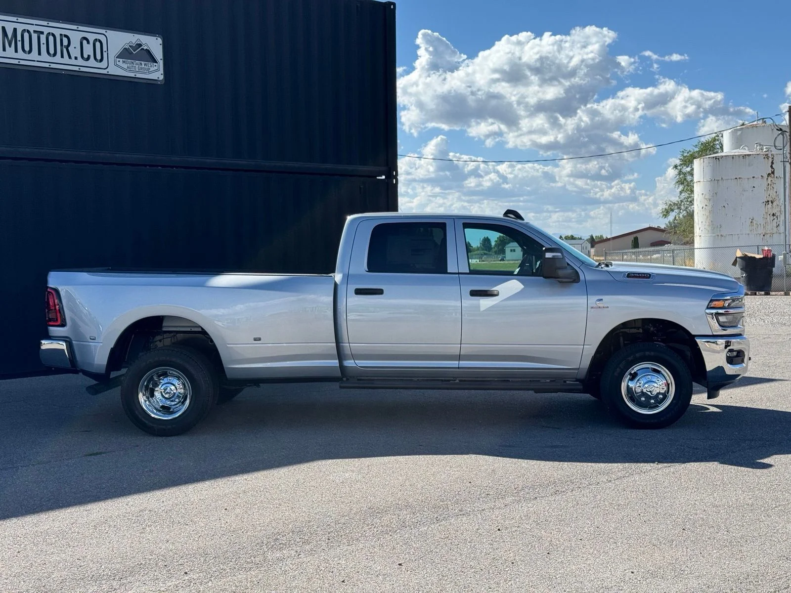 New 2027 Silver Zynith RAM Tradesman image 5