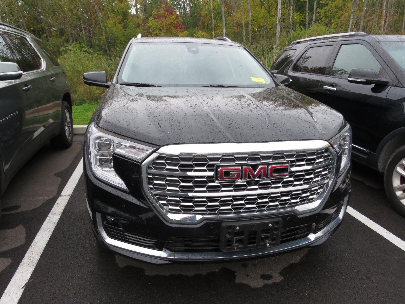 Used 2024 Ebony Twilight Metallic GMC Denali image 3