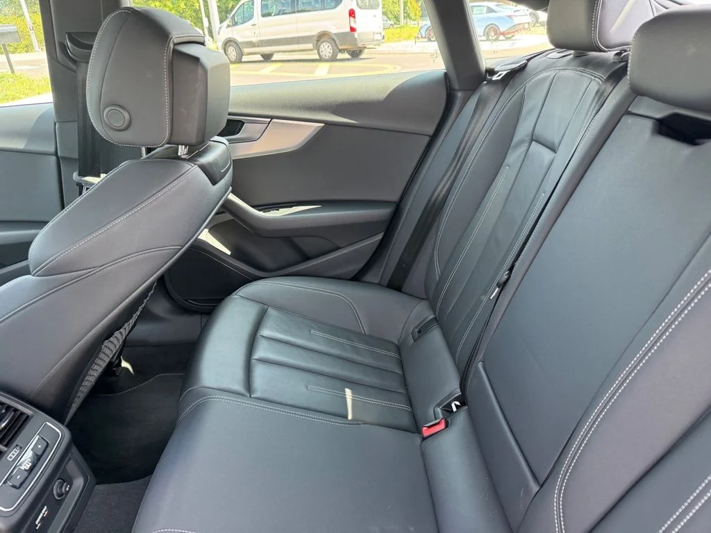 Used 2025  Audi 45 S line Premium image 11