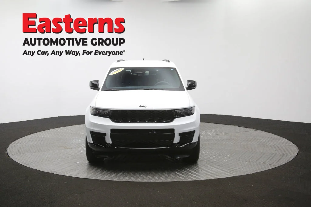 Used 2023 White Jeep Altitude image 54