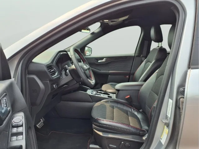 Used 2023 Silver Ford ST-Line image 29