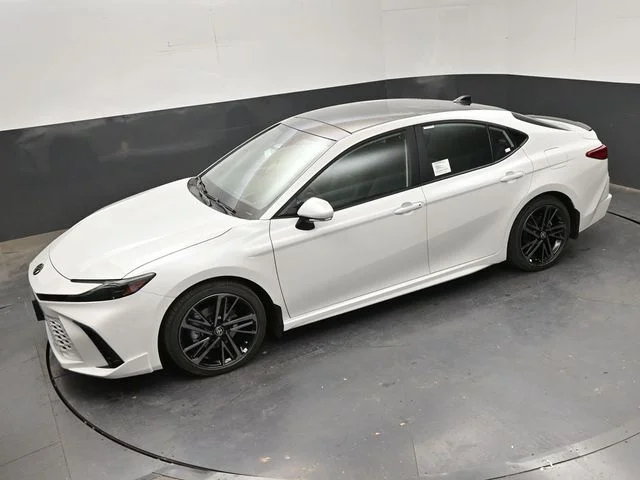 New 2026 Wind Chill Pearl <sup>1</sup> Toyota  XSE image 28