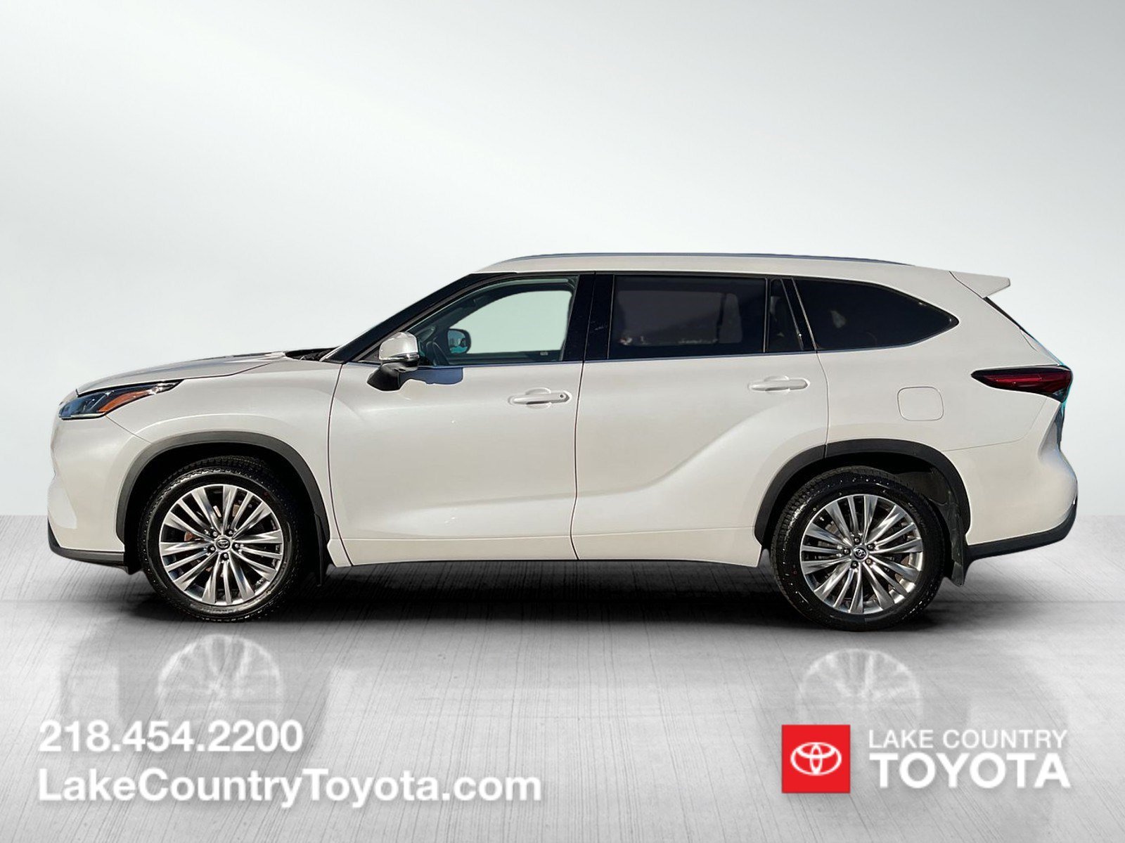 Used 2023 Toyota Highlander Limited with VIN 5TDKDRBHXPS014970 for sale in Brainerd, Minnesota
