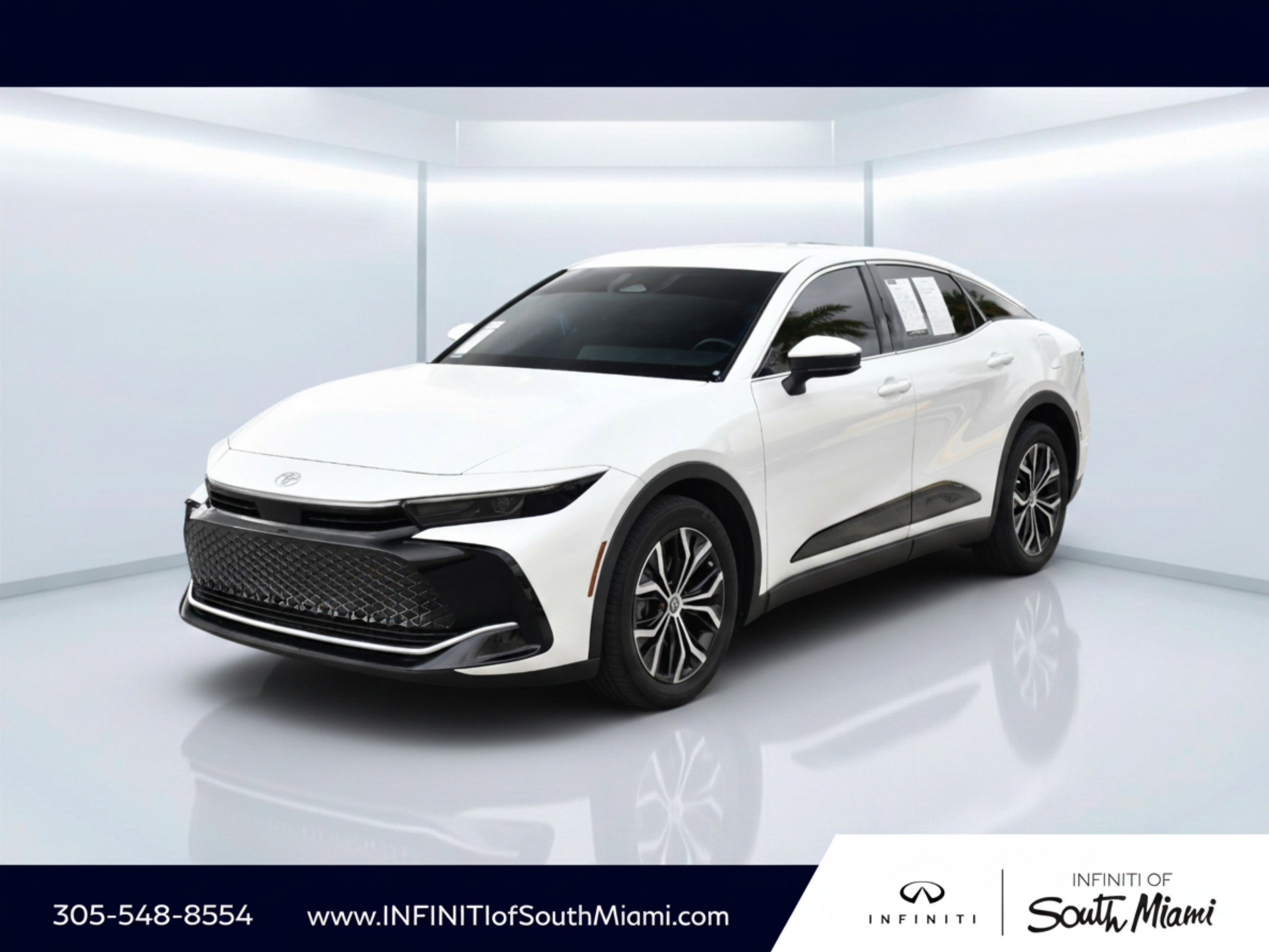 2023 Toyota Crown XLE AWD's photo