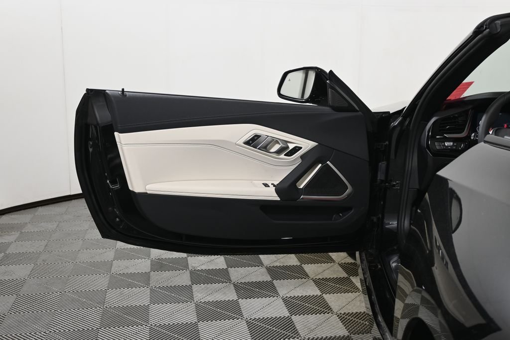 New 2026 Black Sapphire Metallic BMW sDrive30i image 35
