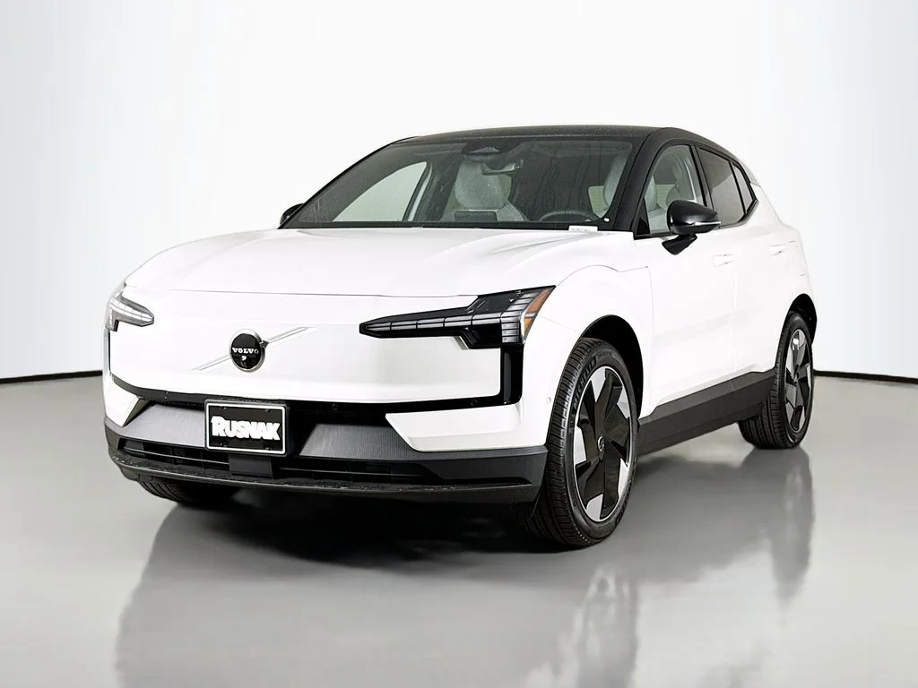 New 2026 White Volvo Twin Motor Performance Ultra image 3