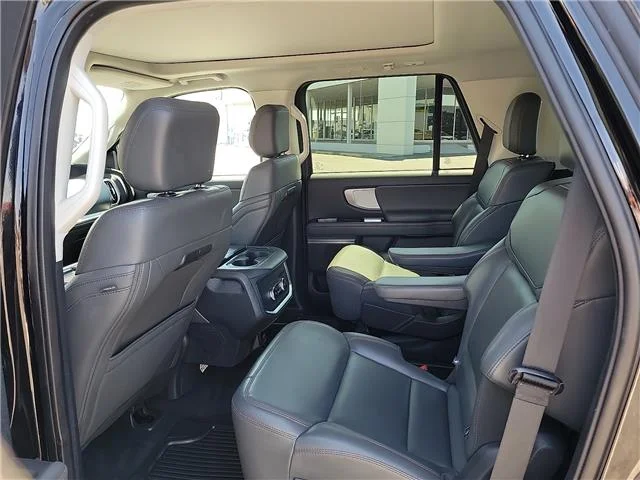 Used 2025 Agate Black Metallic Ford Active 4x4 image 9