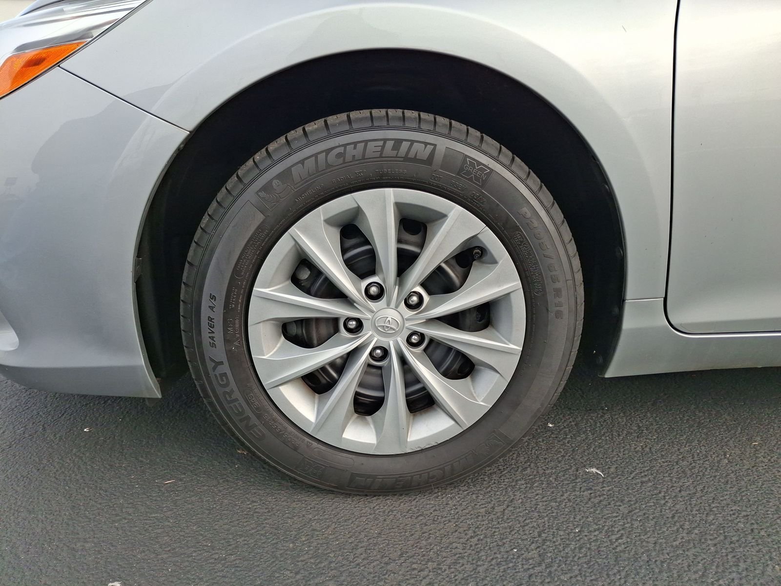 2017 Toyota Camry LE - Photo 29