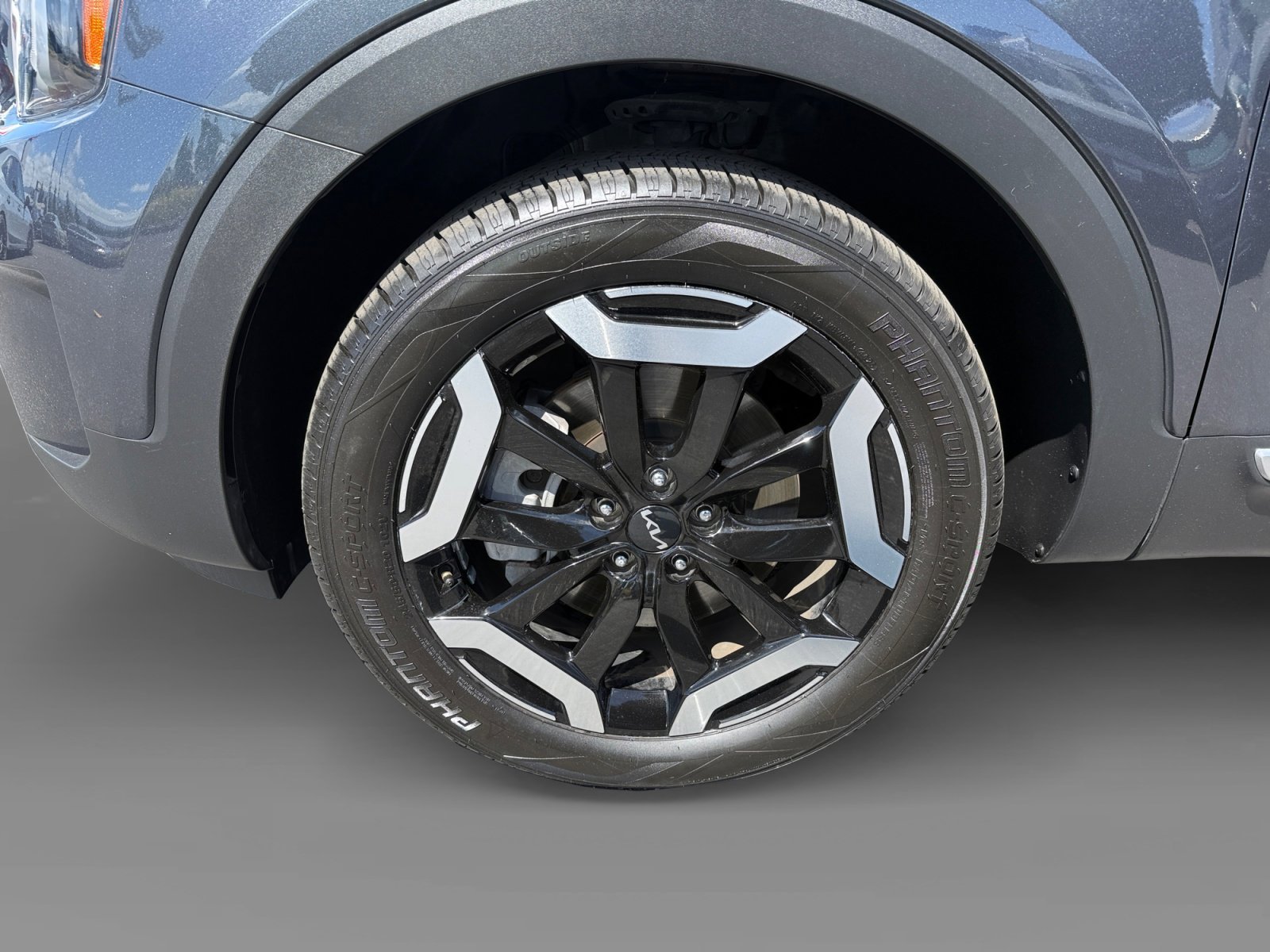 Used 2023 Gray Kia EX image 9