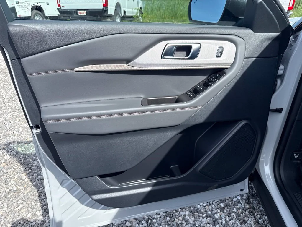 New 2027 Avalanche Gray Ford Active image 15